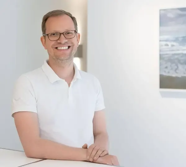 Dr. David William Christofzik — Spezialist für Endodontie, Praxis Wurzelwerk Kiel